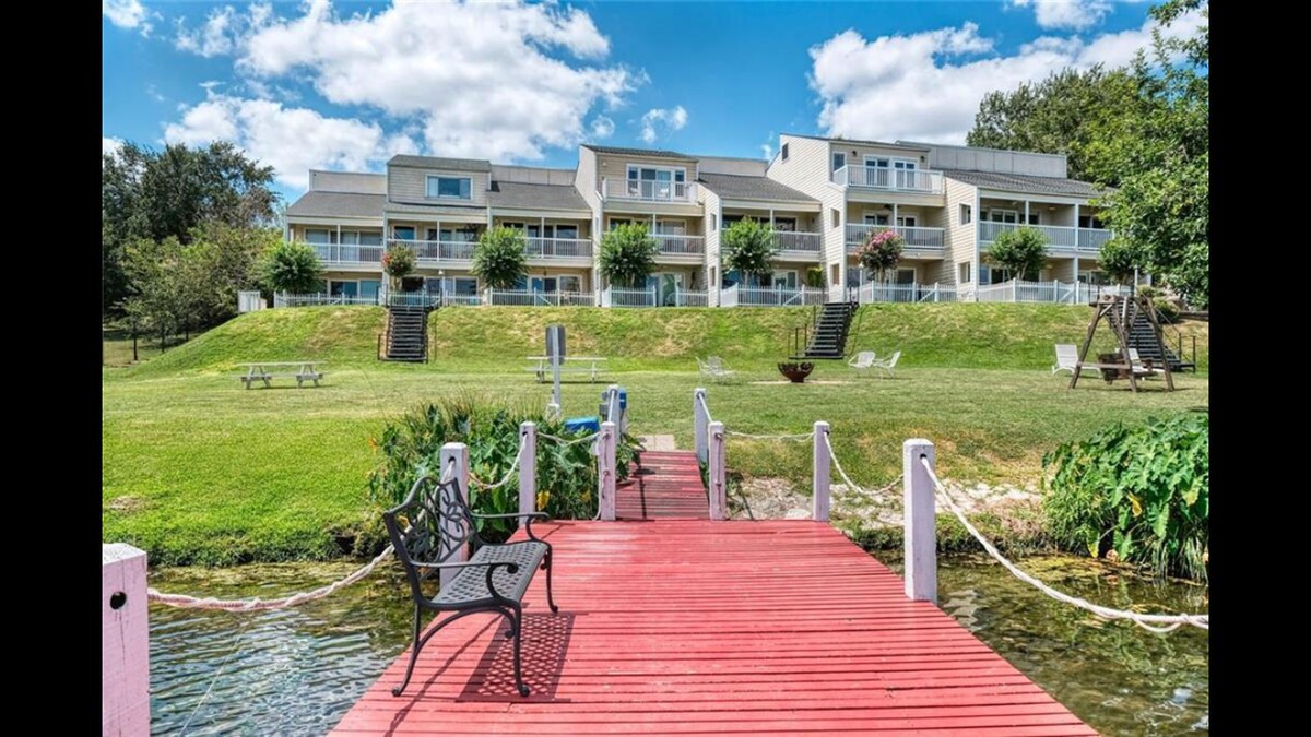 1B/1.5BA Condo by Lady Bird Lake/Boardwalk