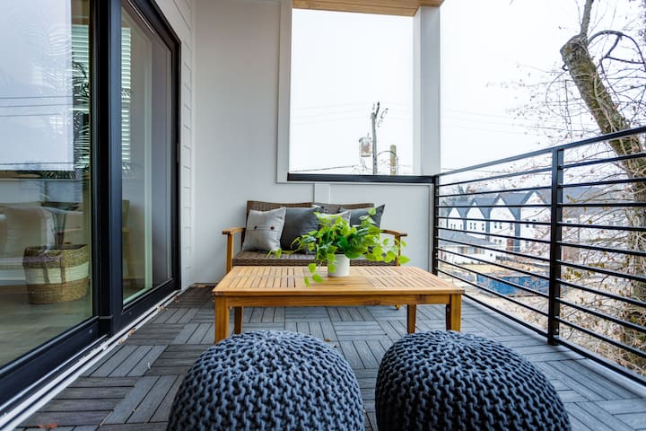 Modern Comfort Near Broadway | East Nashville