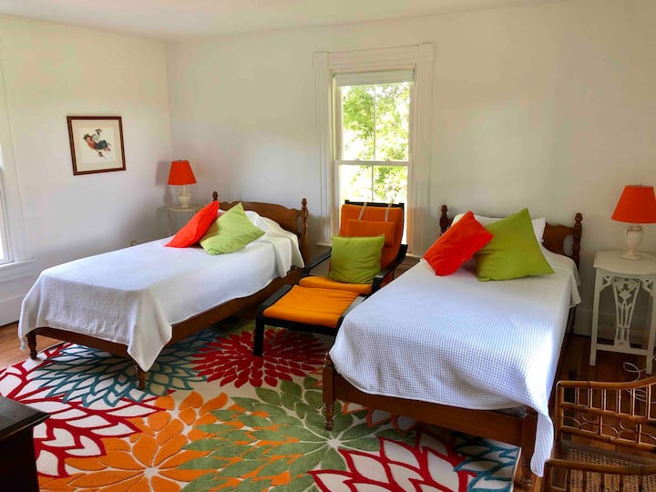 The second twin room.