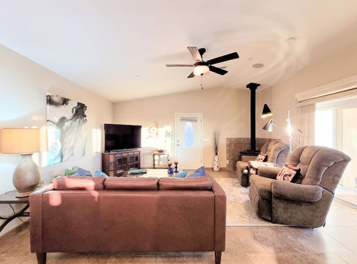 Incredible Views! Spa • Pool • Ping-pong • Privacy - Lake Havasu City, AZ