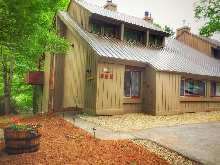 Loon Townhouse Townhouses for Rent in Lincoln, New Hampshire, United