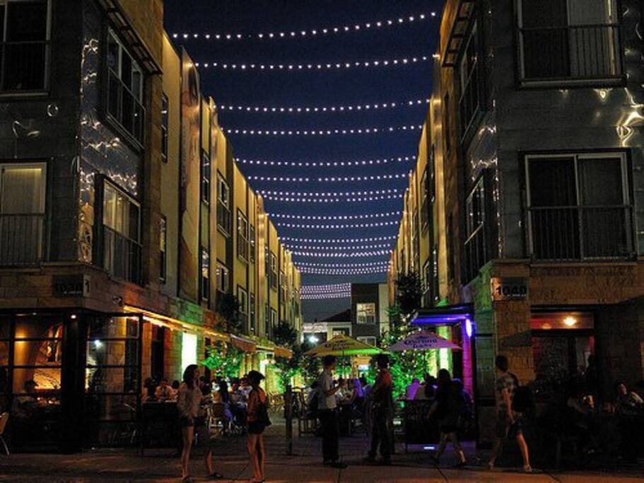 Bustling Northern Liberties downtown is only a few blocks away!
“Northern Liberties is a fantastic area of Philadelphia with great bars and restaurants. I would highly recommend staying at Johnny's!”