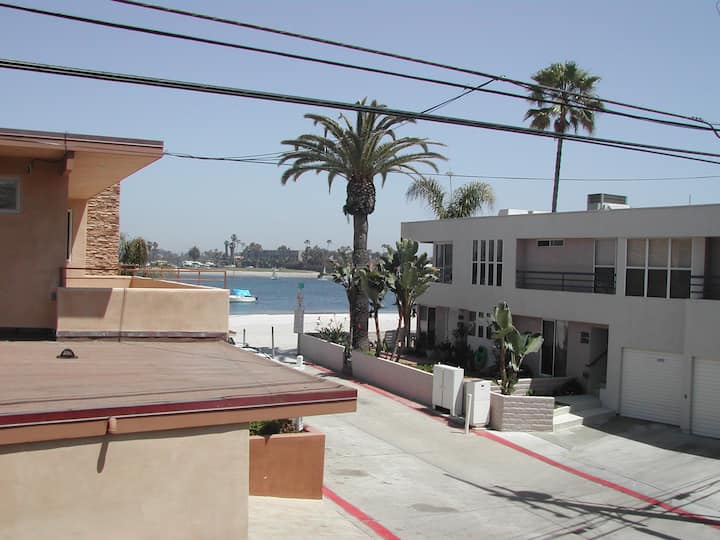 Beach Condo Is Just Steps To The Ocean And Bay - San Diego, CA