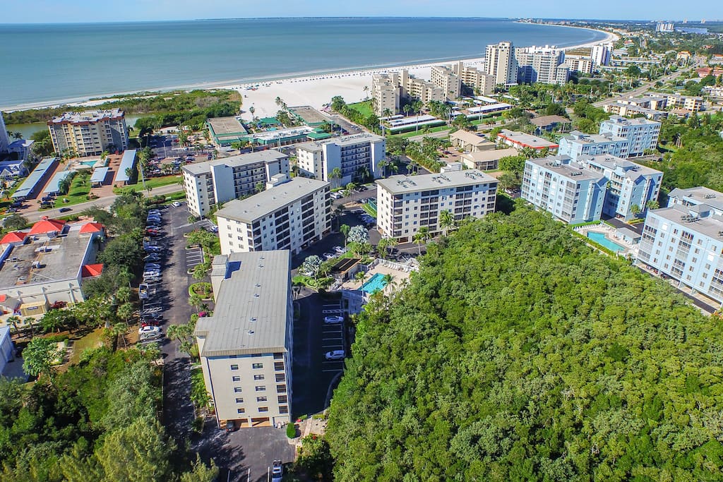 Arial view to show proximity of unit to the beach.
