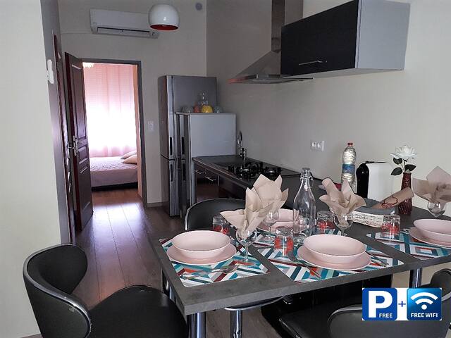 Airbnb Apt Vacation Rentals Places To Stay Provence Alpes