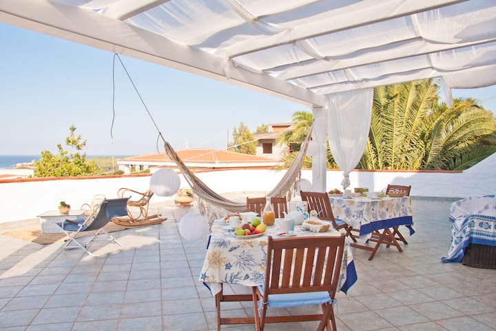 With terrace overlooking the sea