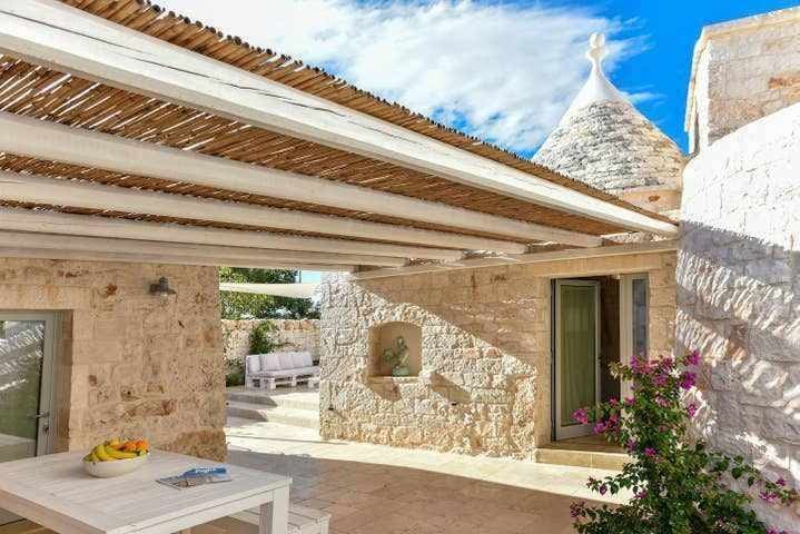 Trulli Flores by Trulli Casalna with swimming pool