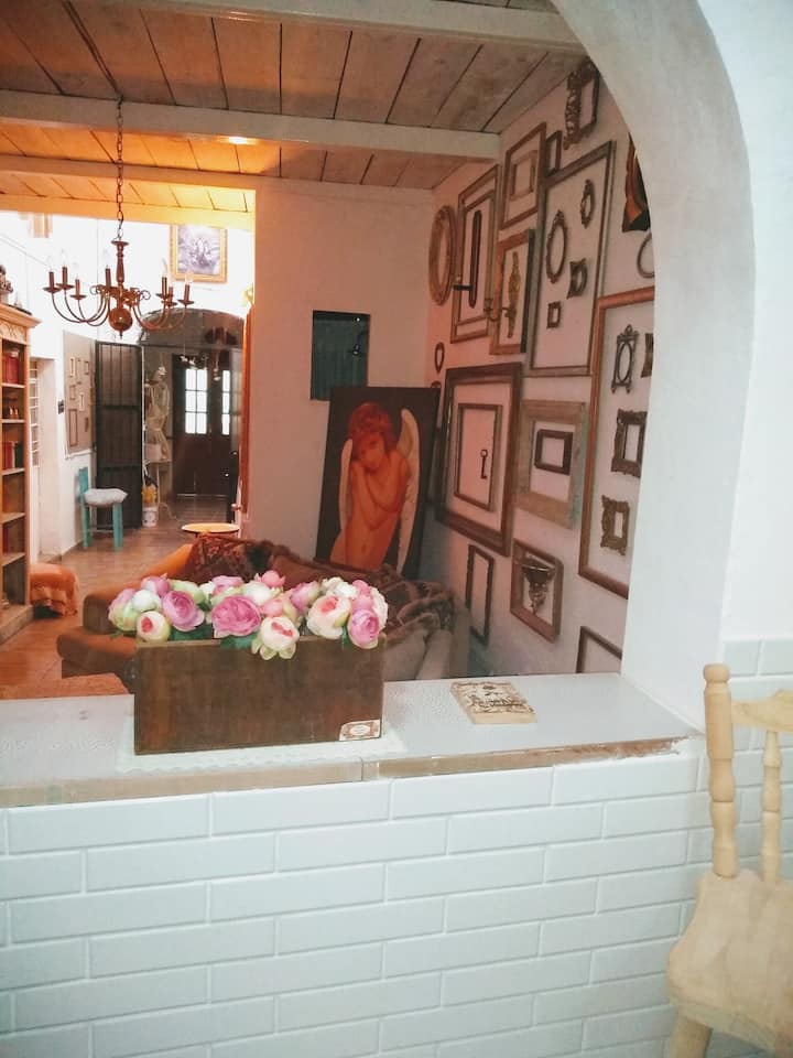 À l'auberge La Catrina, nous nous efforçons de décorer et de nettoyer la propreté afin que vous trouviez un endroit agréable et confortable et que vous vous sentiez chez vous. Nous sommes à votre disposition à tout moment via WhatsApp, ainsi que dans le respect de votre vie privée.