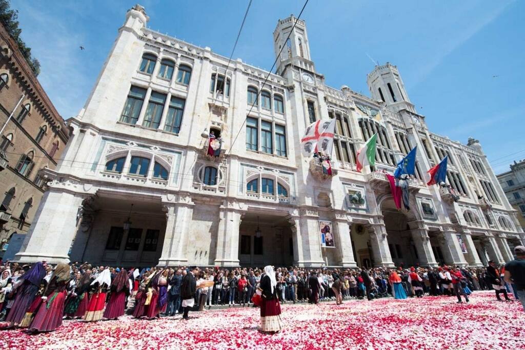 municipio cagliari durante la sagra di Sant'Efisio il 1° maggio