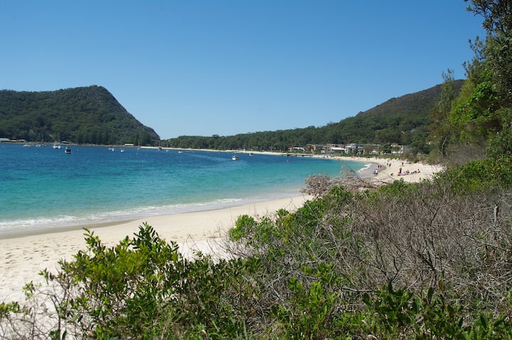 Shoal Bay Village Townhouse. 1 Horace St Shoal Bay