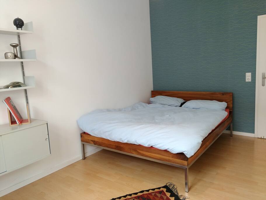 Nussbaum Bett.