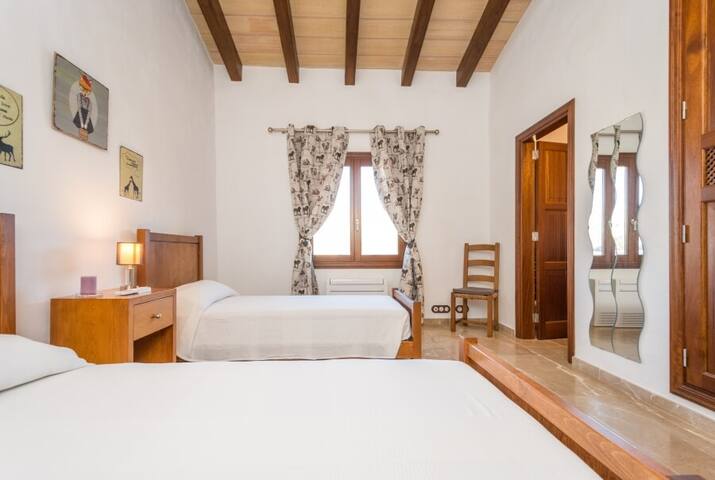 SEGUINOT GRAN gallery image 3