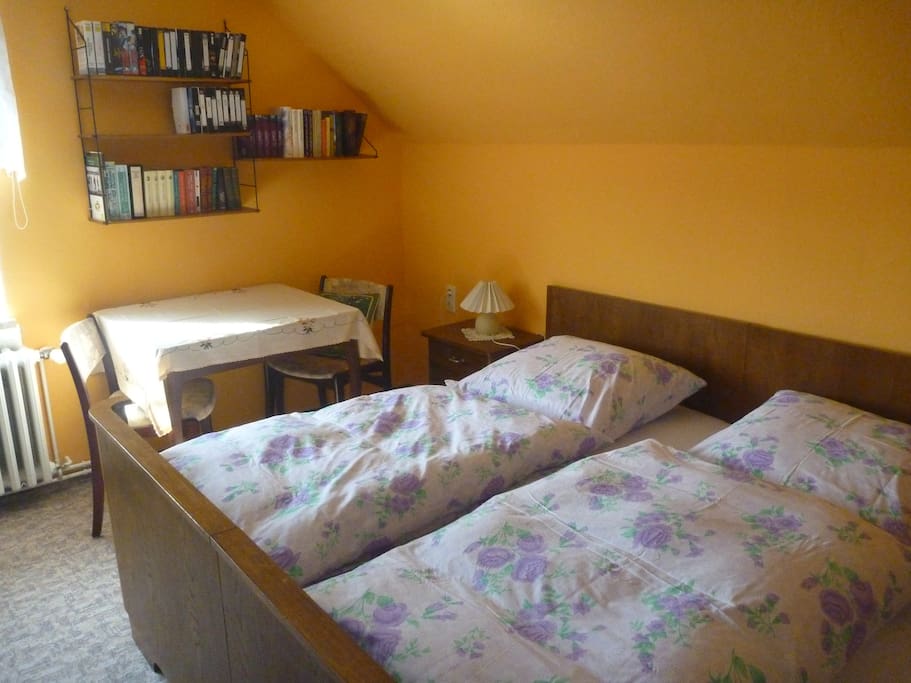 Schlafzimmer 2