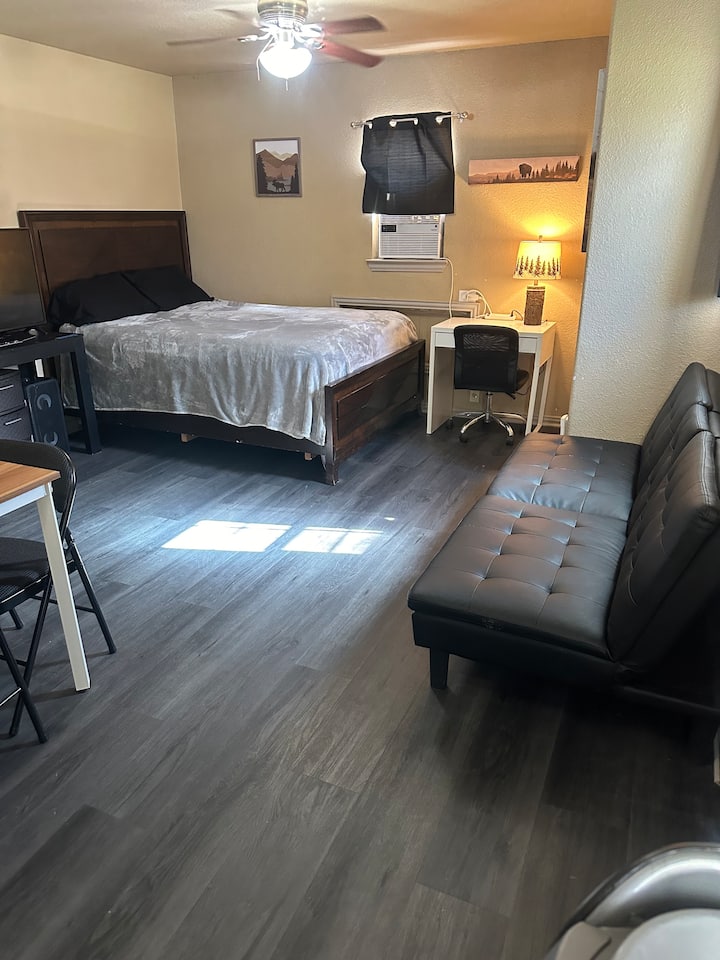 Amplia casa de estilo estudio:)
