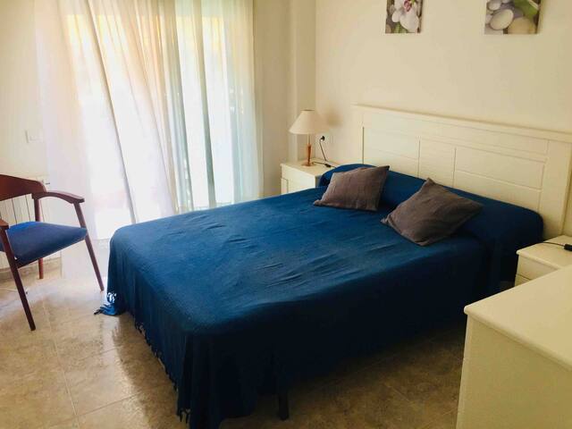 Suite soleada con baño privado cerca de la playa