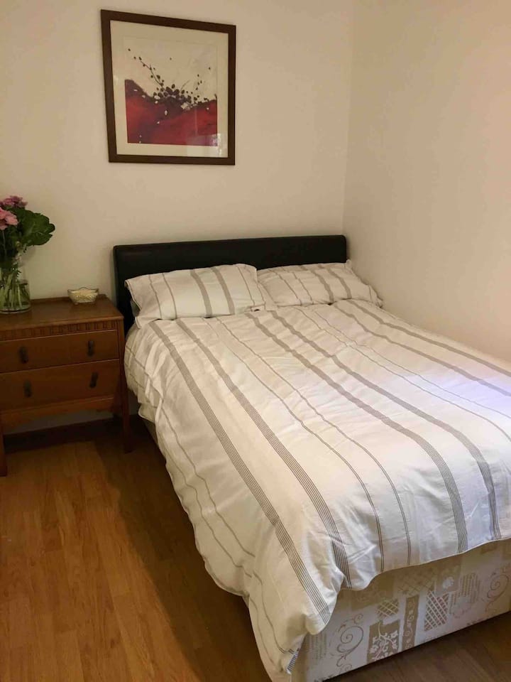 Newly Decorated Bedroom, 3/4 Bed , chest of draws, hanging rail with new fresh linen 