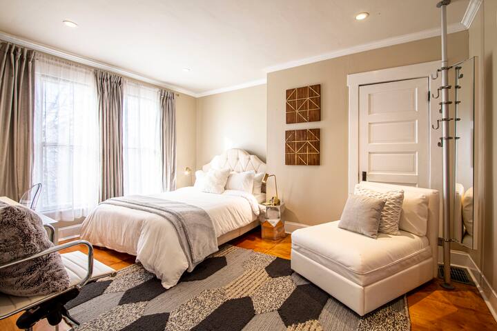 harrison haus gallery image 2