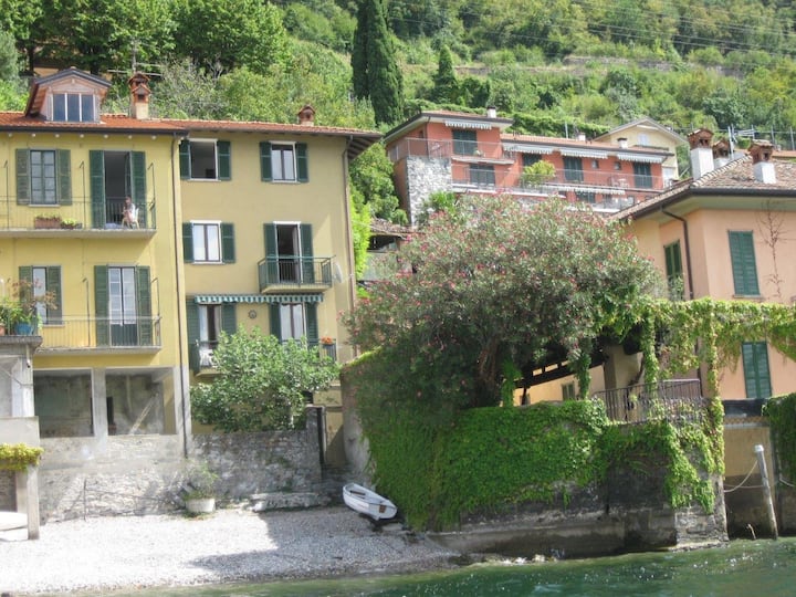 Huis Aan Het Meer - Varenna