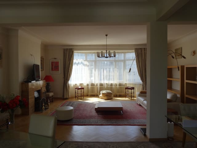 6P Grand Standing Avenue Louise 200 m2, 5ème étage