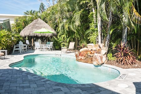 5 Star Villa; Great Pool & Patio, Steps to Beach