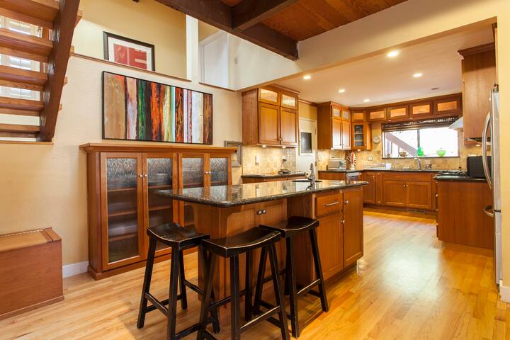 Bright modern 3BR/2.5BA home in Silicon Valley gallery image 2