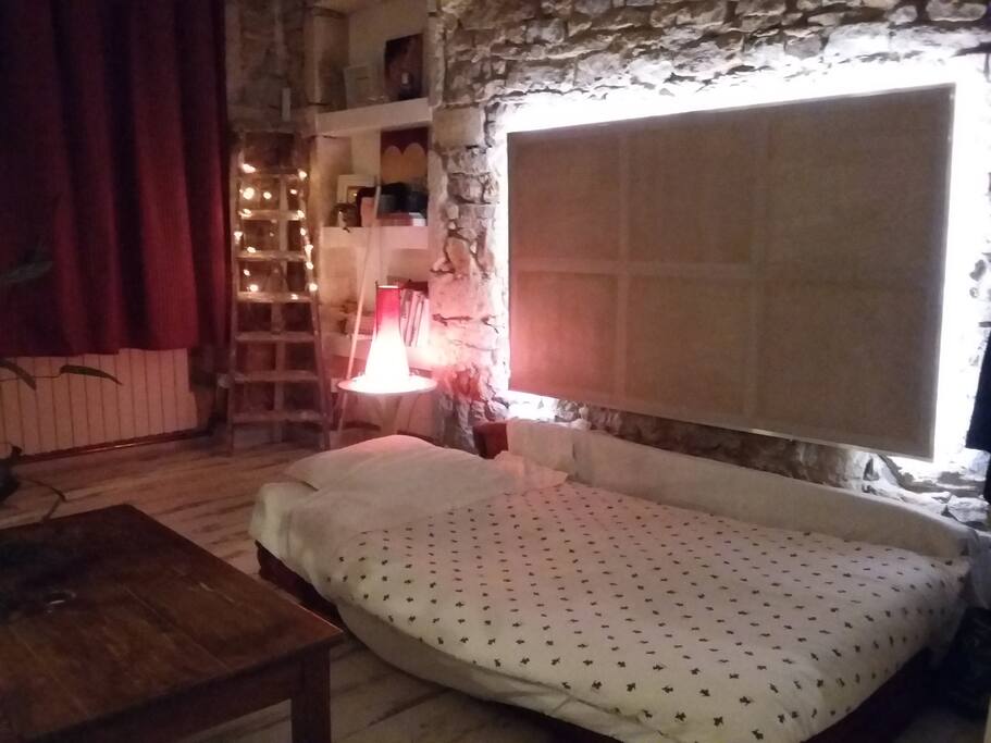 Version futon simple: idéal pour une nuit à petit budget