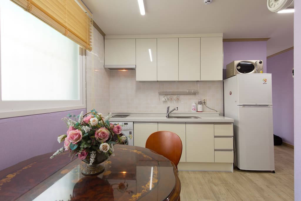 The 2nd apartment side by side with 2bedrooms.