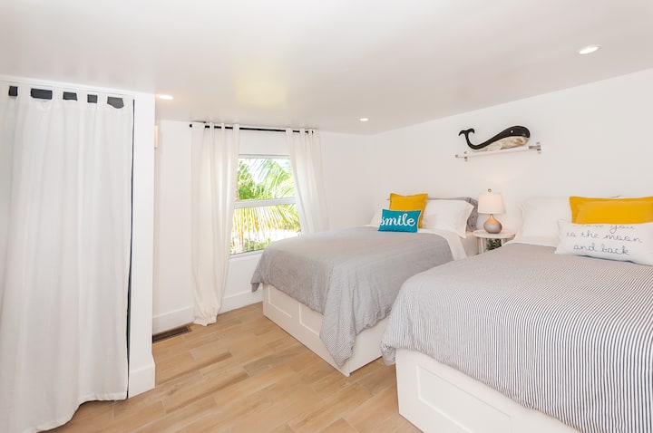 Segundo dormitorio con camas de tamaño completo