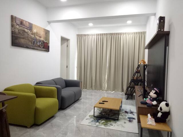 Selesa 2R2B 8P 2Queen 2Sgle Pool WiFi AC@5KM TO KB