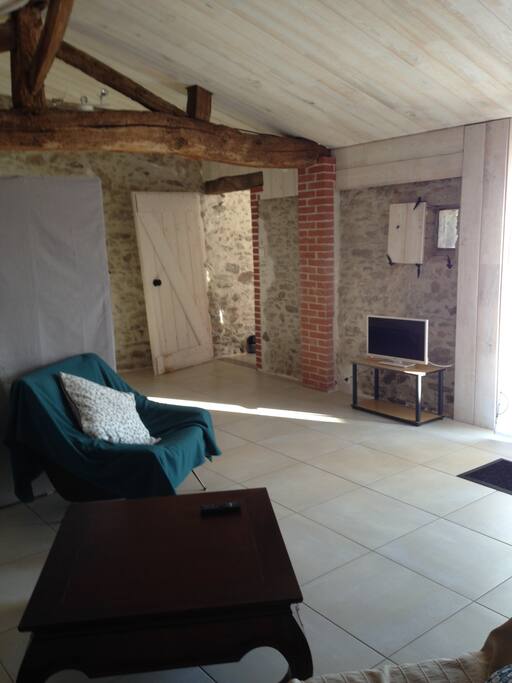 Coin salon / TV
