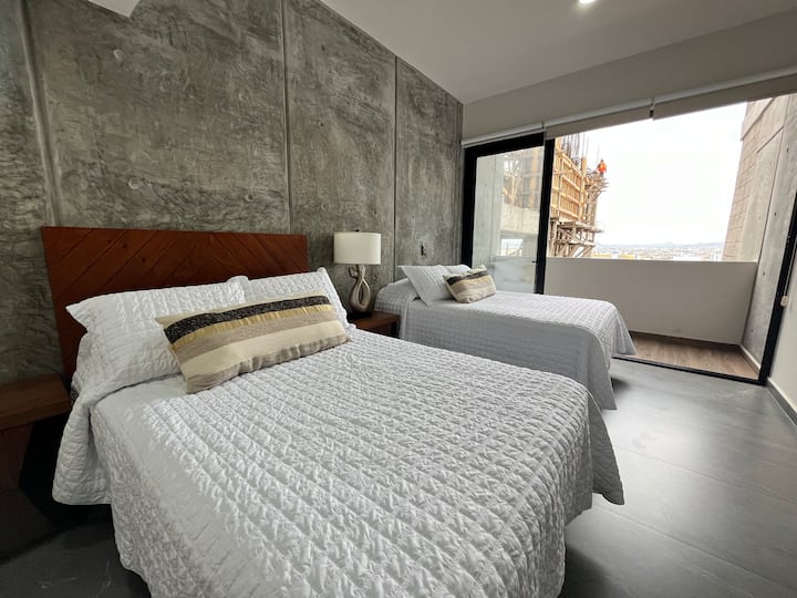 Მეორადი საძინებელი 2 ორადგილიანი საწოლით და კრევეტების ლაგუნის ხედით 