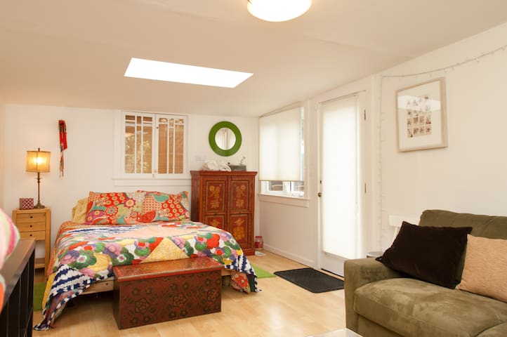 Cozy Cottage in Foodie's Paradise