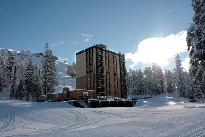 Bill`s Slopeside - Ski-in/Ski-out Plaza