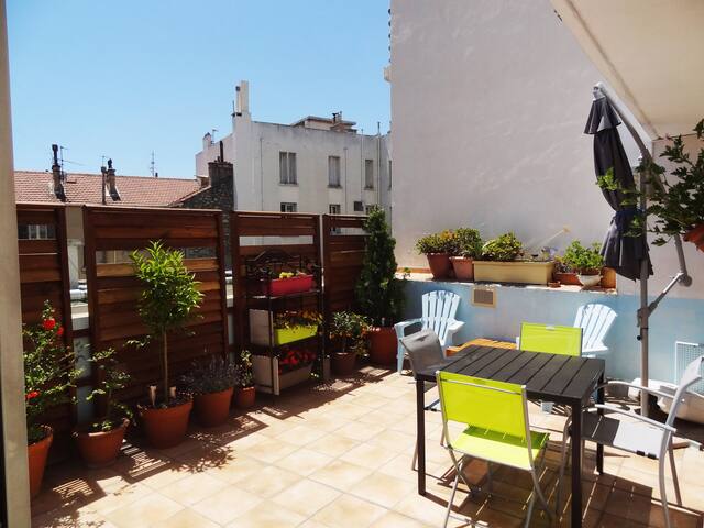 BELLE CHAMBRE ds BELLE APPARTEMENT + TERRASSE 30M