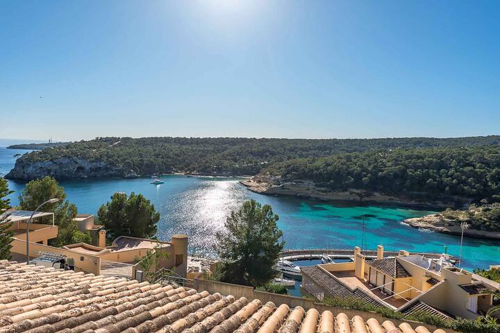 Luxury Villa with panoramic sea views gallery image 5