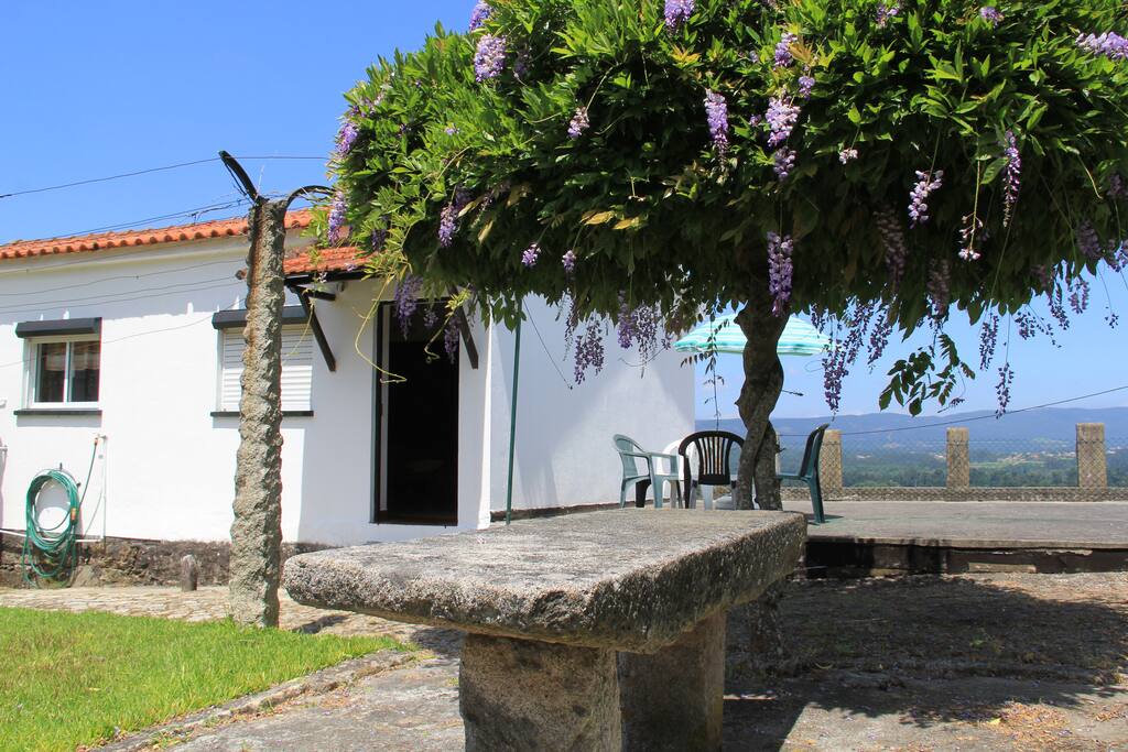 Mesa do exterior em granito