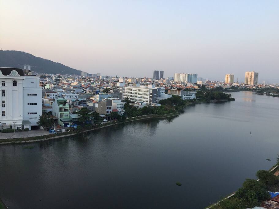 Bau Sen lake view