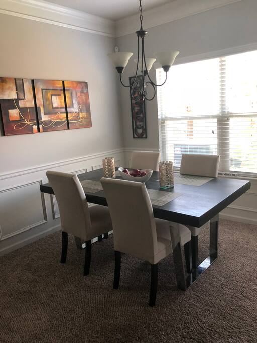Dining room.
