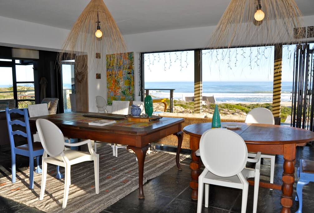 Open plan lounge, dining, and kitchen area packed with character, you’ll be surrounded with the ‘artista’s’ very own contemporary art
