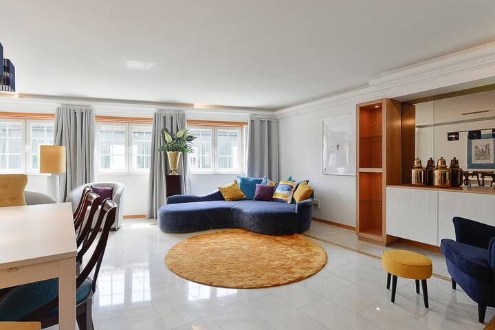 Deluxe duplex in prime location gallery image 3