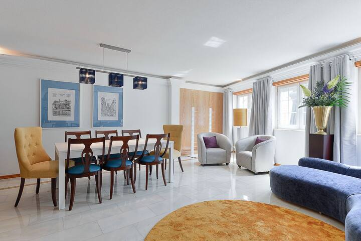 Deluxe duplex in prime location gallery image 4