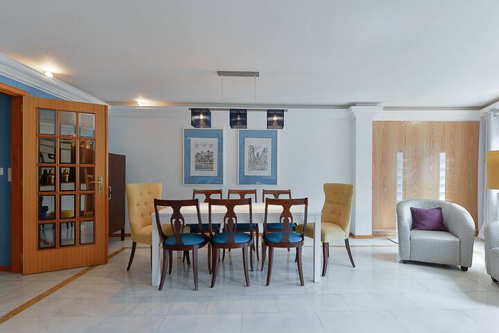 Deluxe duplex in prime location gallery image 5