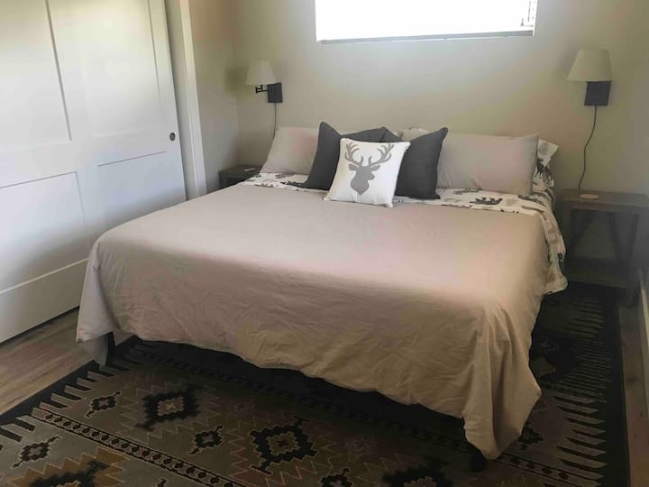 Dormitorio oeste en la planta superior... ¡bonita vista!