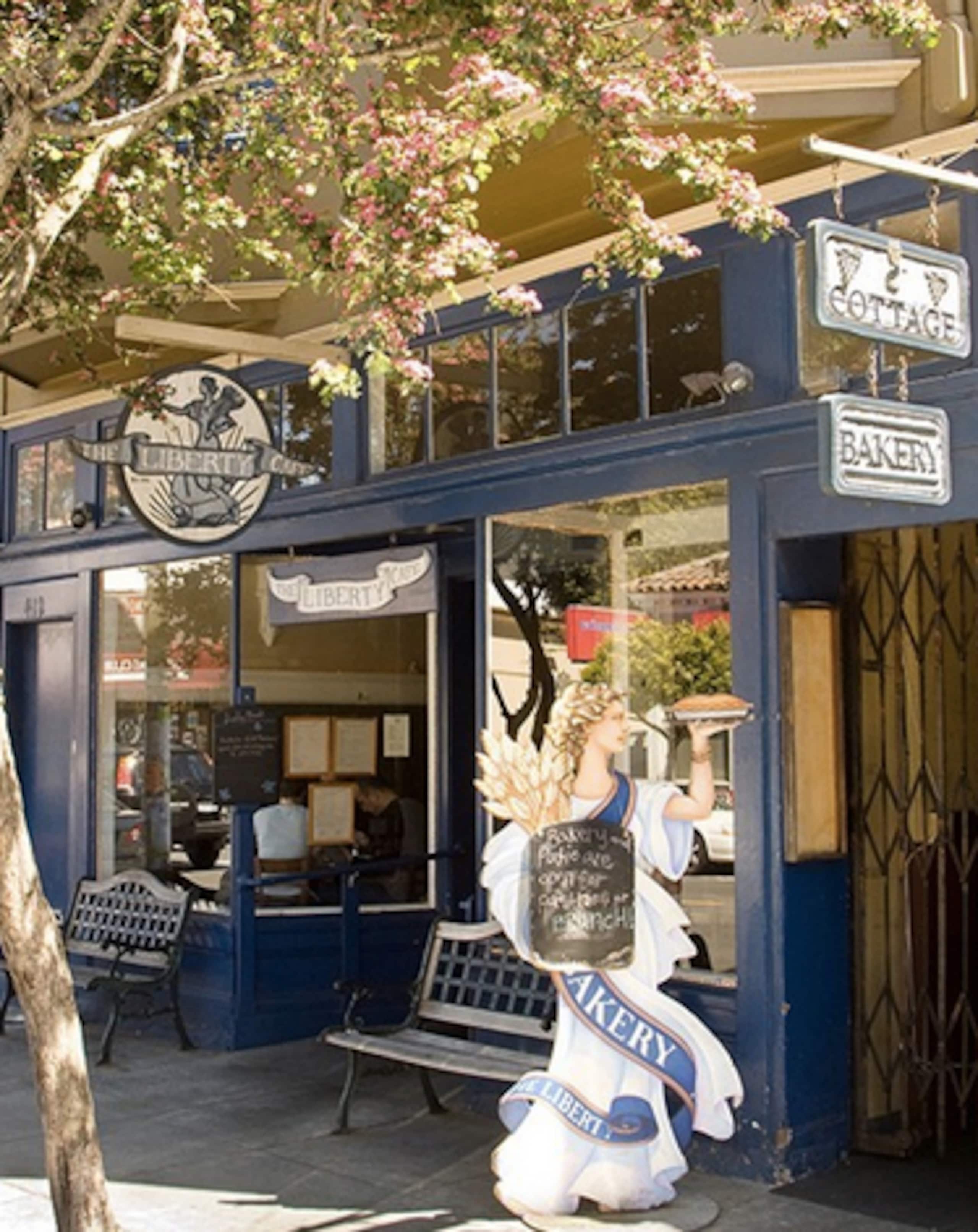 Home in San Francisco · ★4.91 · 4 bedrooms · 5 beds · 2.5 baths - Image 20