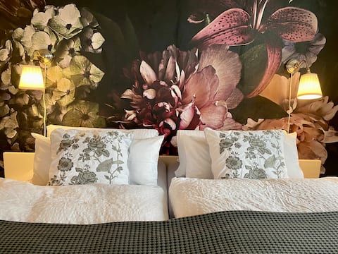 Top Airbnb: In the old town of Burg - Kajüthus Apartment 4 in Fehmarn