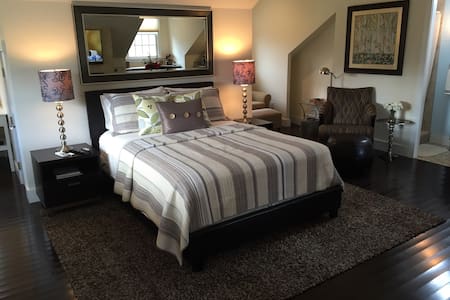 Beautiful Garage Top Loft