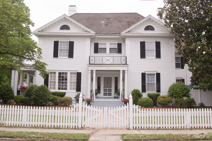 Foreman House Bed and Breakfast