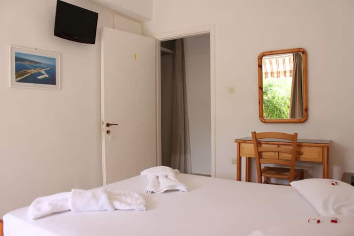 1. spálňa (jedna dvojposteľ)