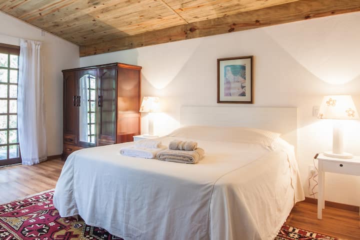 Çarçafë dhe peshqirë të rinj të disponueshëm...