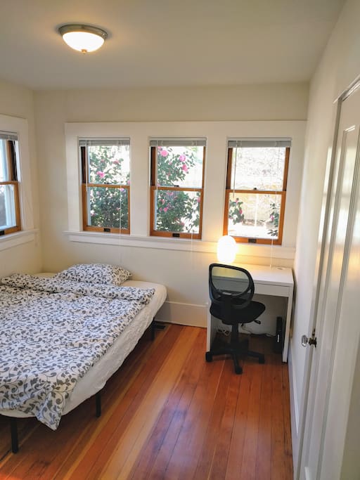 Bedroom, view from the door 2